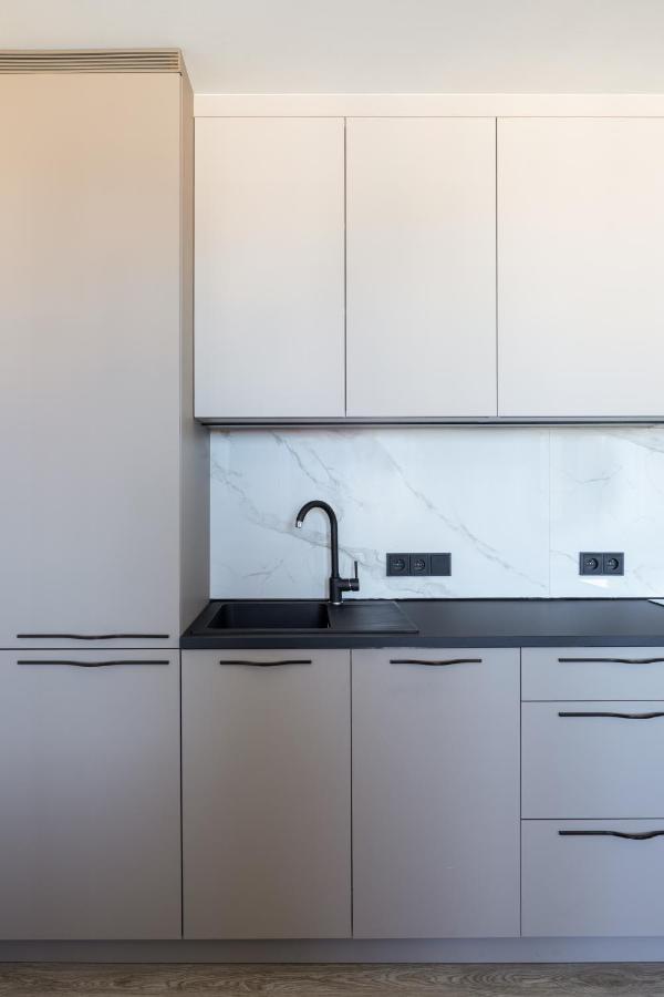 Minimalist Studio In Vinohrady By Days Apartamento *
