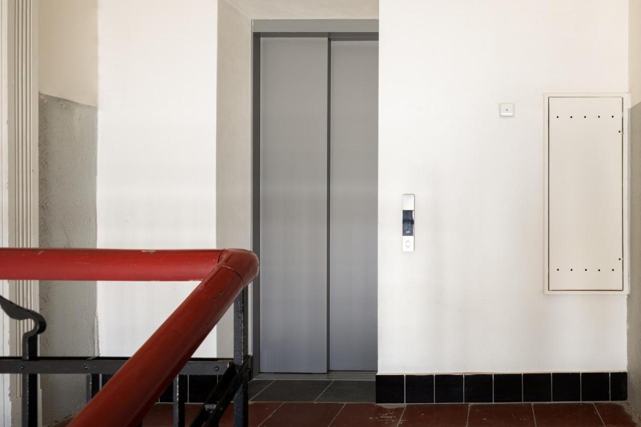 Minimalist Studio In Vinohrady By Days Apartamento