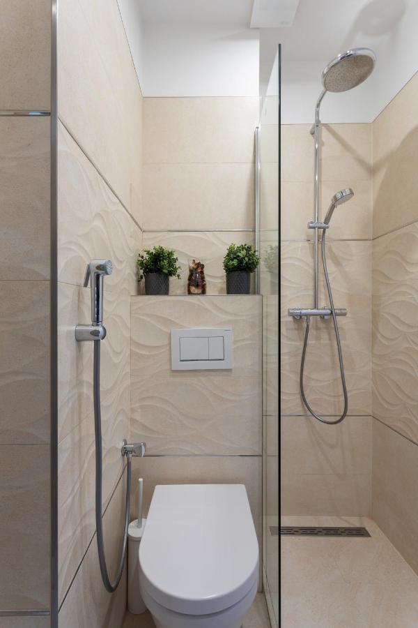 Minimalist Studio In Vinohrady By Days Apartamento *